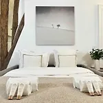 Luxembourg Garden Deluxe Flat