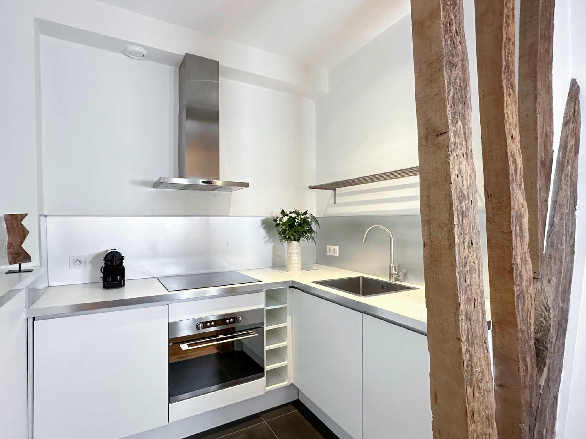 Luxembourg Garden Deluxe Flat