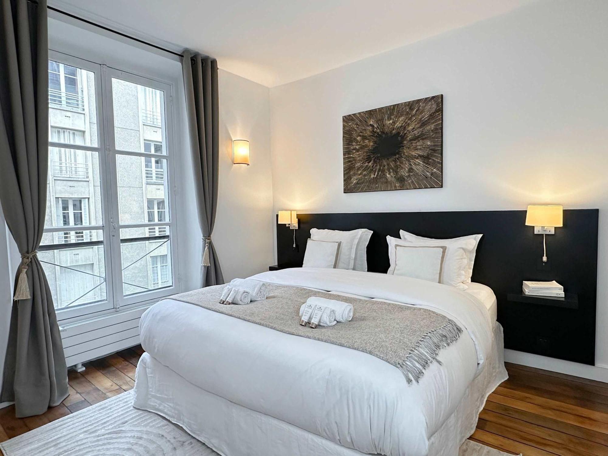 Luxembourg Garden Deluxe Flat